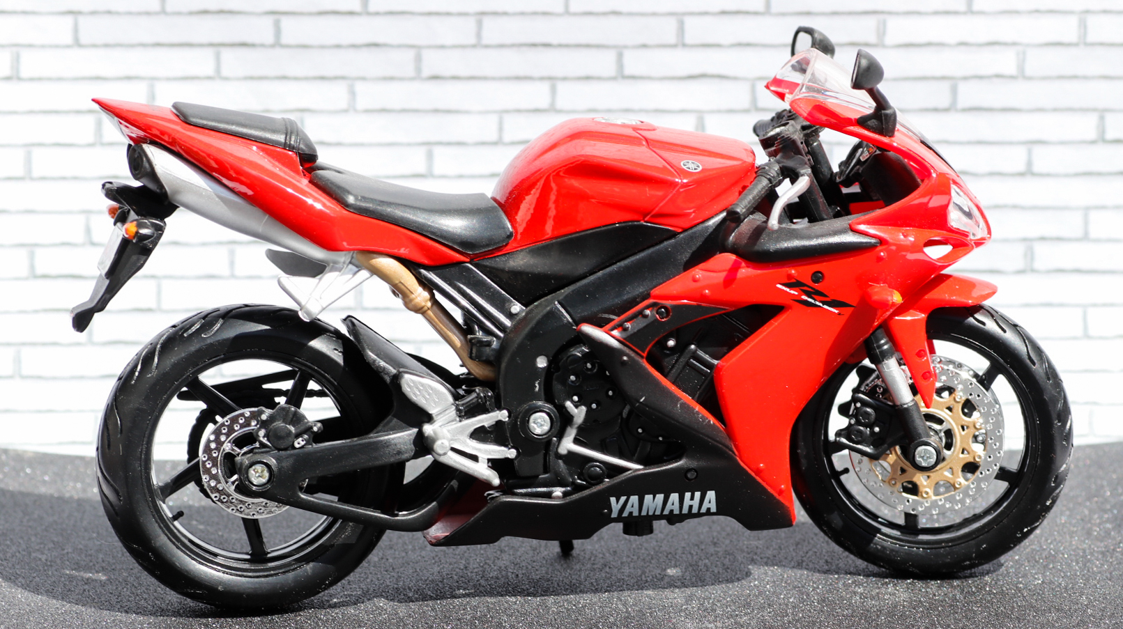 Maisto 1-12 Yamaha YZF R1